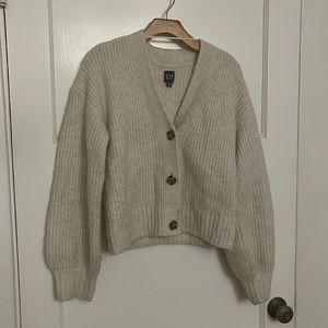 GAP knit cream cardigan
